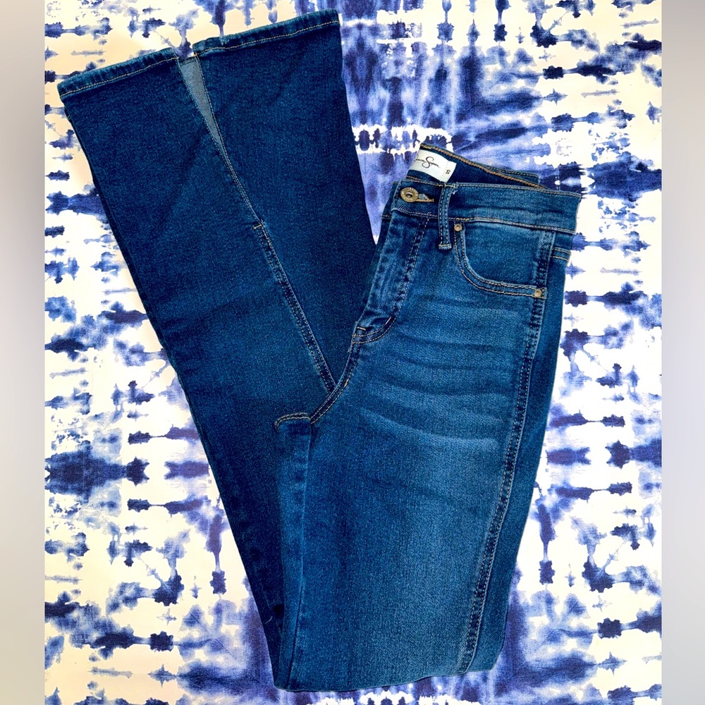 Jessica Simpson Hi-rise charmed flare Jean size 25